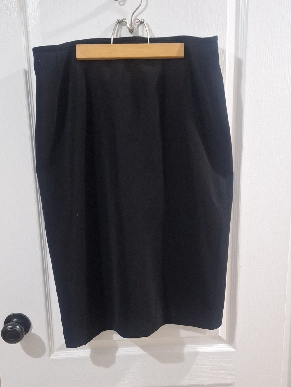Kasper Classics Black Women's Pencil Skirt - Sleek Professional Style
